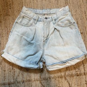 Levi's Pleated Shorts